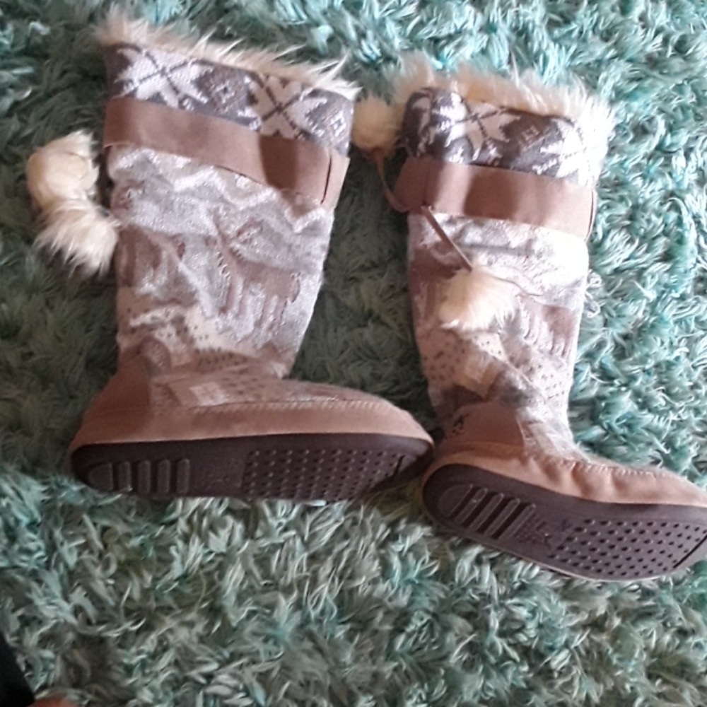 Muk Luks Girl boots slippers